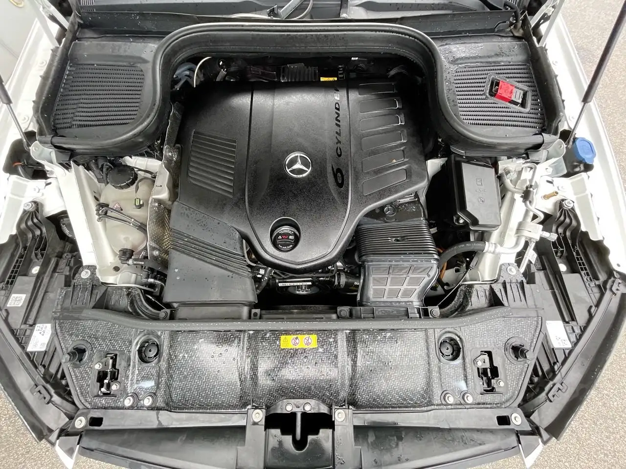 Mercedes-Benz GLE - Image 35