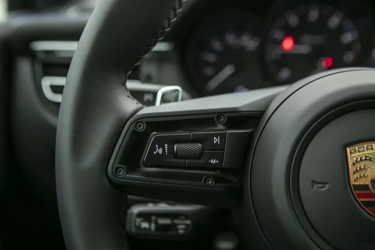 Porsche Macan - Image 15