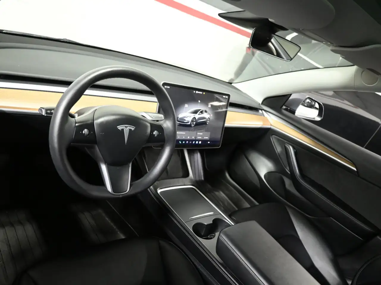 Tesla Model 3 - Image 10