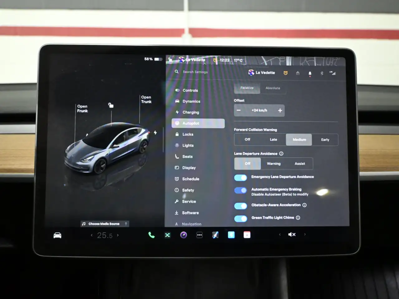 Tesla Model 3 - Image 15