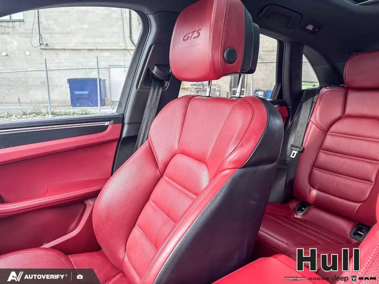 Porsche Macan - Image 18
