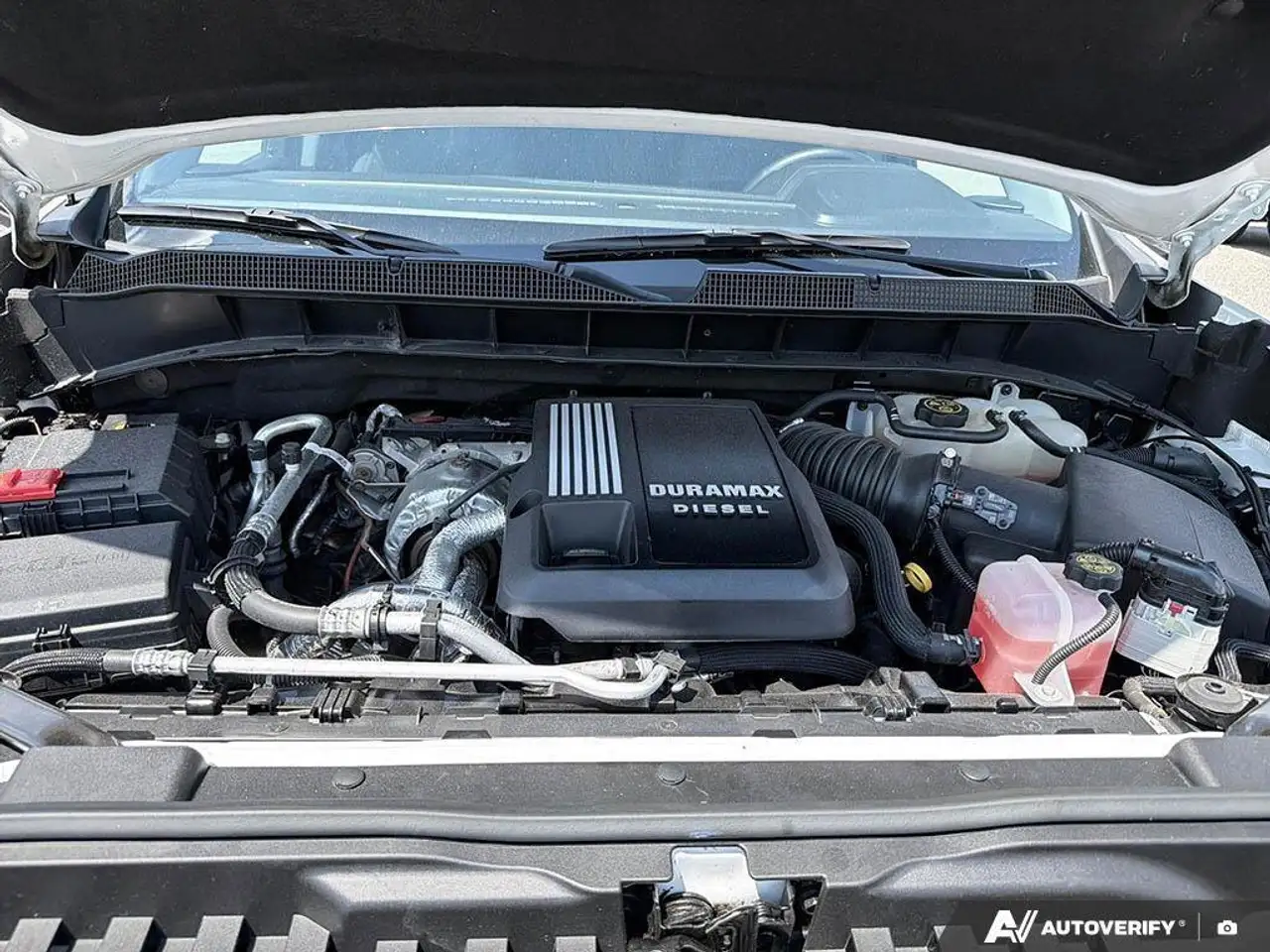 Chevrolet Silverado 1500 - Image 13