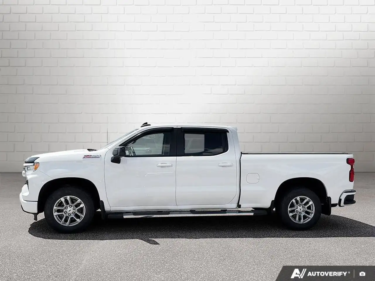 Chevrolet Silverado 1500 - Image 2