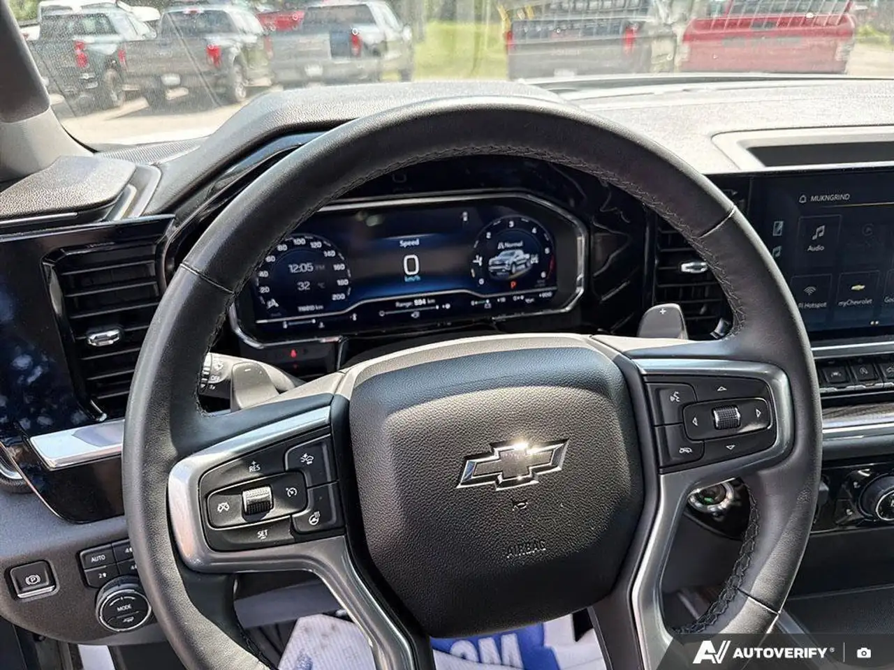 Chevrolet Silverado 1500 - Image 17