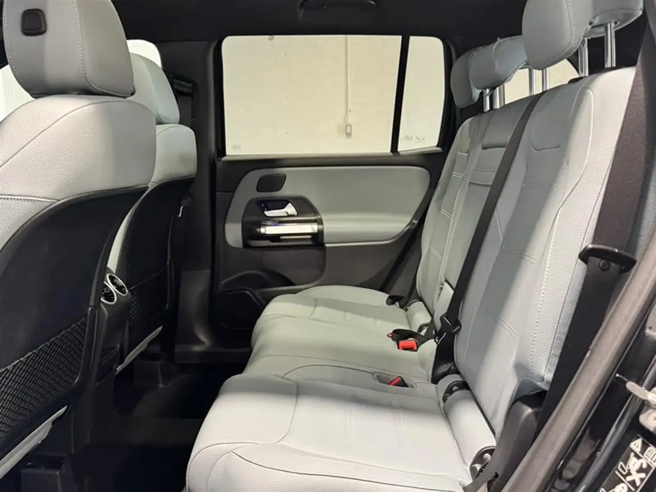 Mercedes-Benz GLB - Image 21