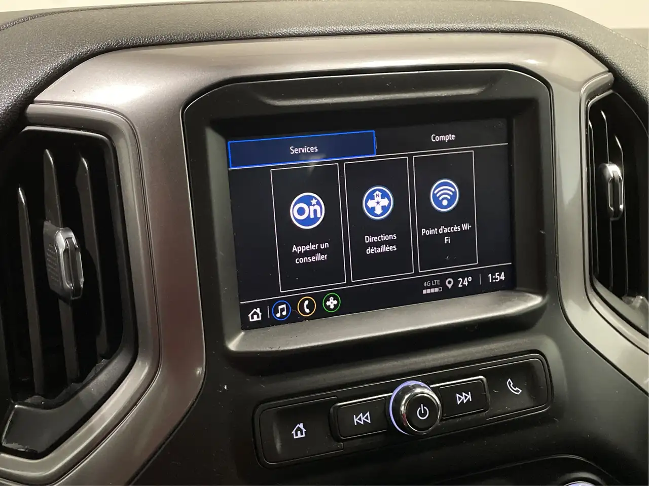 Chevrolet Silverado 1500 - Image 30