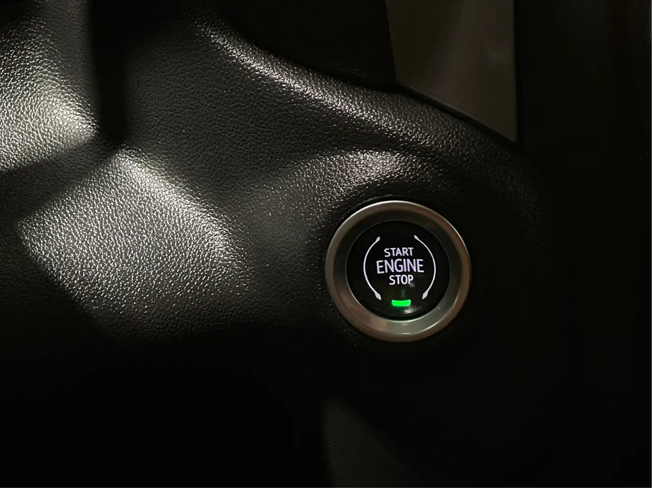 Chevrolet Silverado 1500 - Image 23