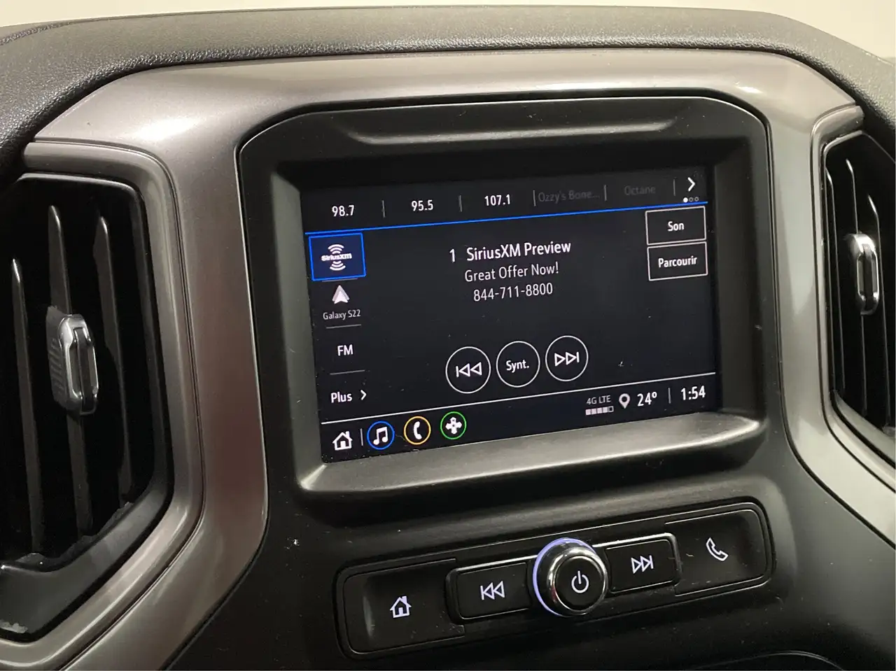 Chevrolet Silverado 1500 - Image 28