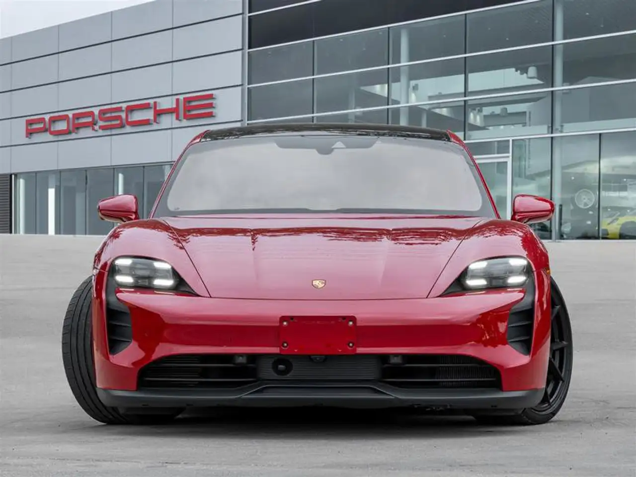 Porsche Taycan - Image 2