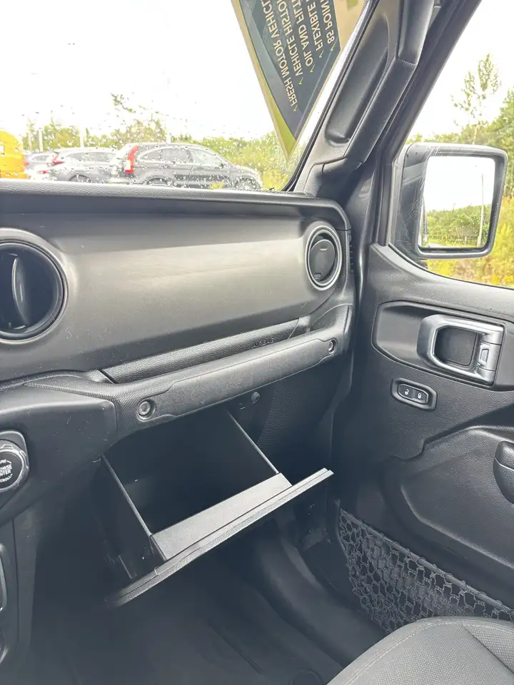 Jeep Gladiator - Image 35