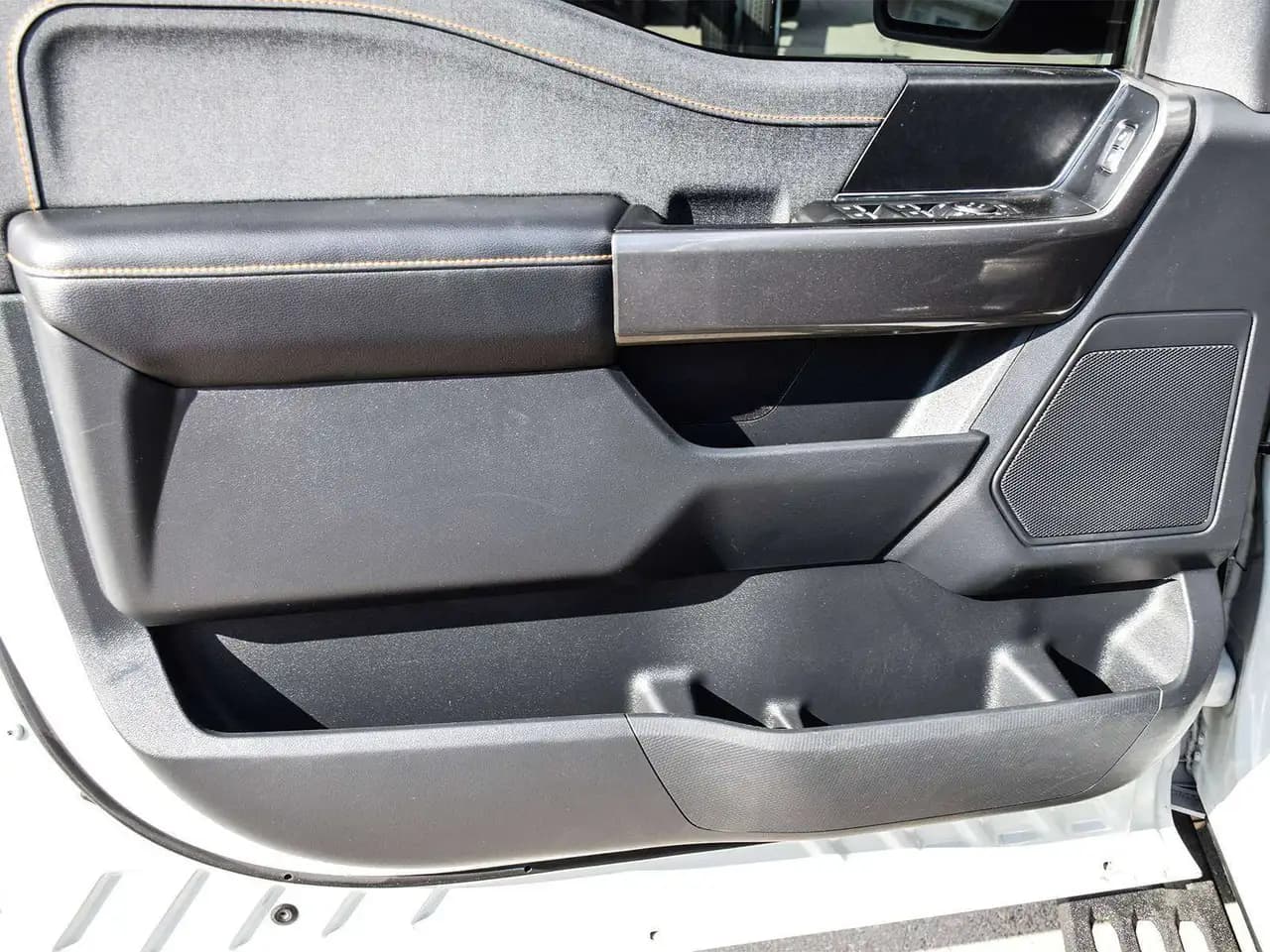 Ford F-150 - Image 10