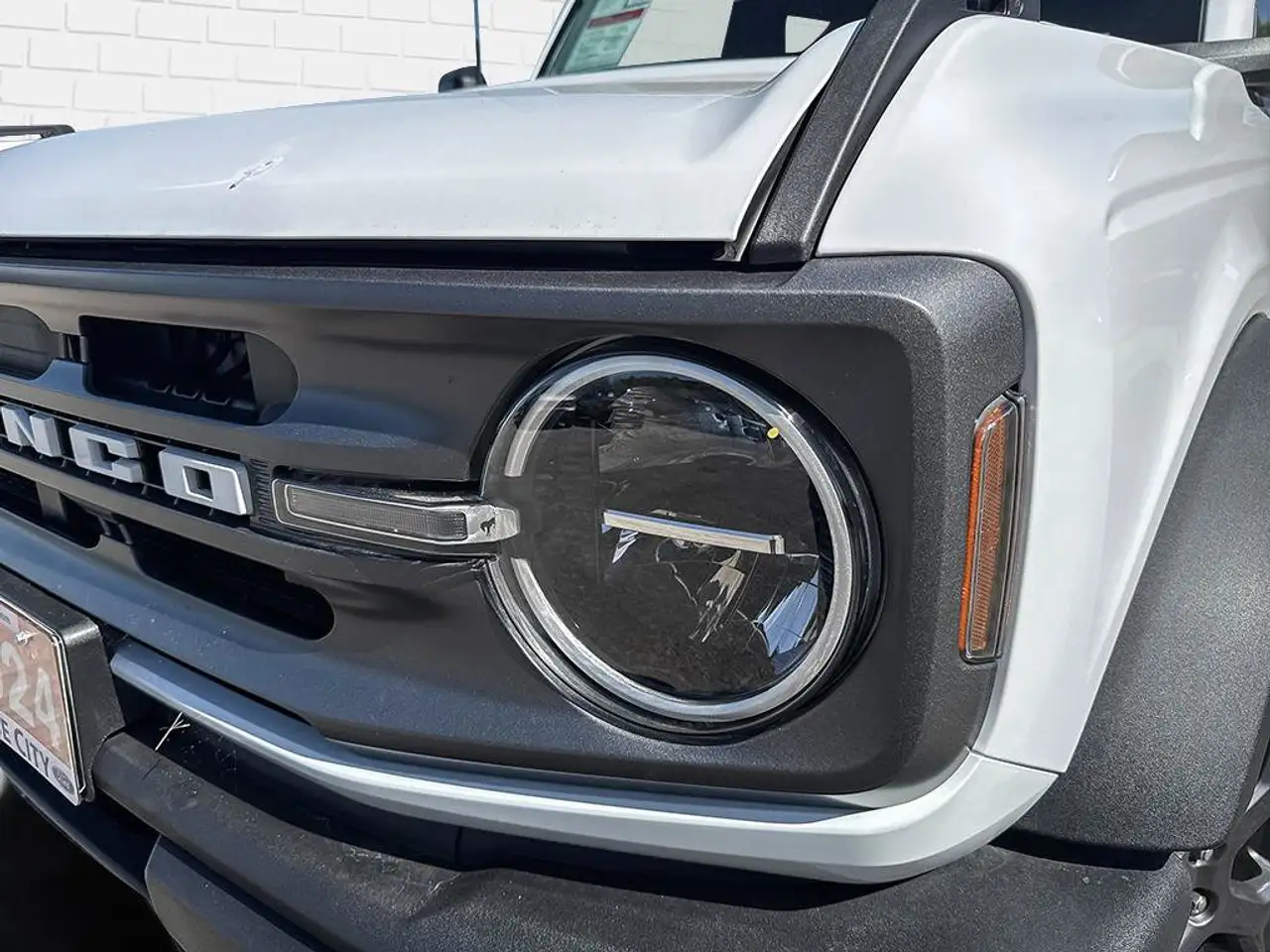 Ford Bronco - Image 12