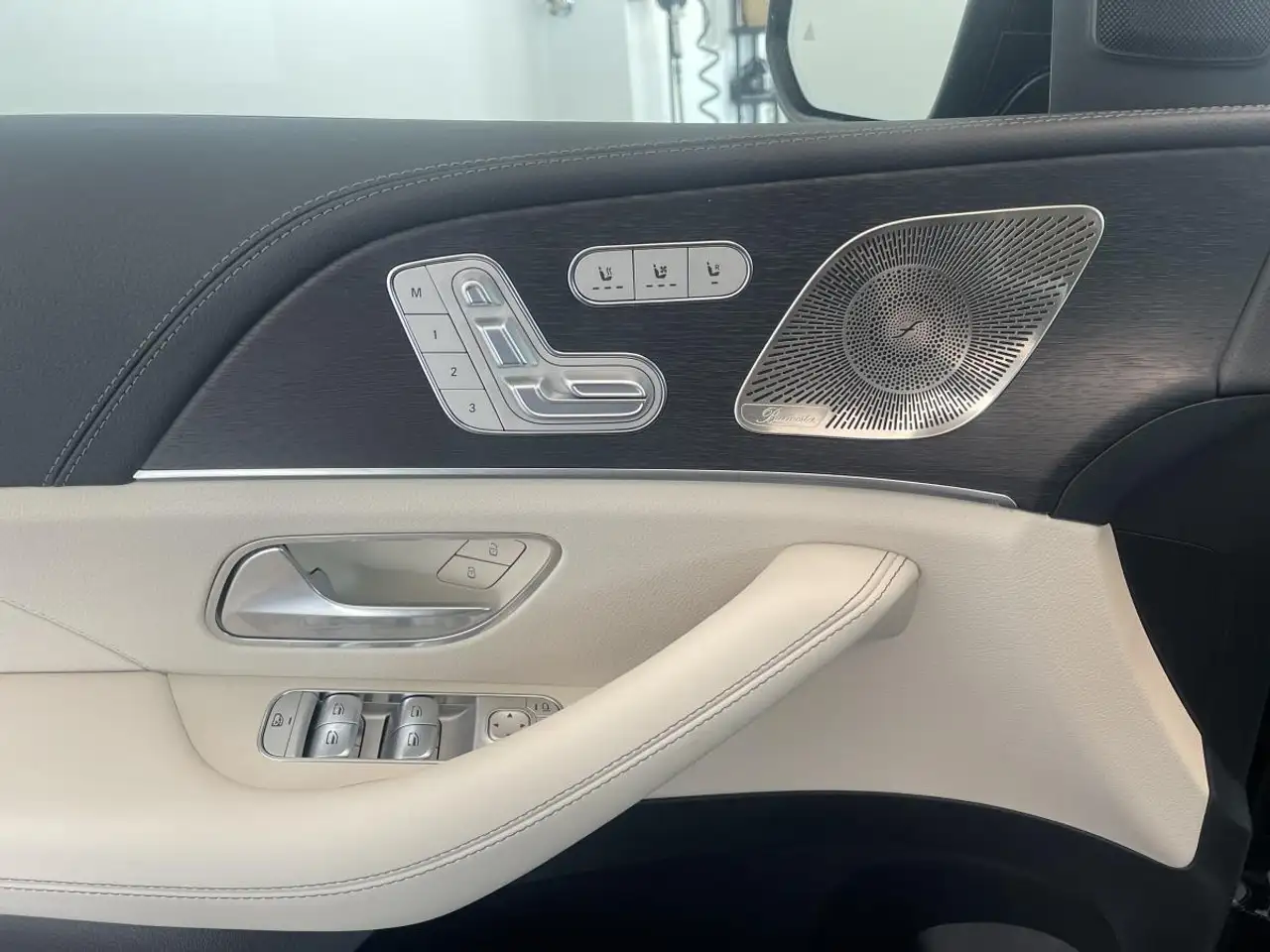 Mercedes-Benz GLE - Image 11