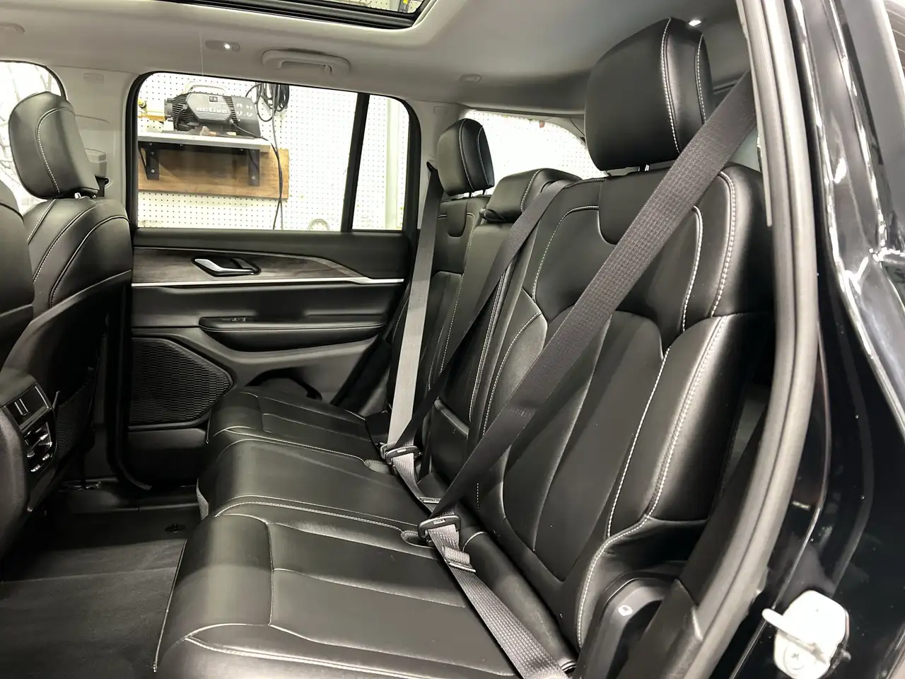 Jeep Grand Cherokee - Image 37