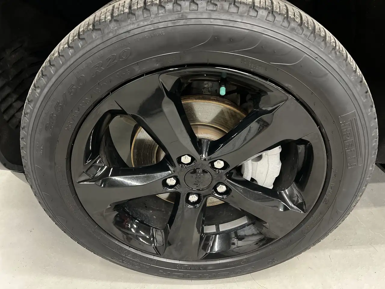 Jeep Grand Cherokee - Image 15
