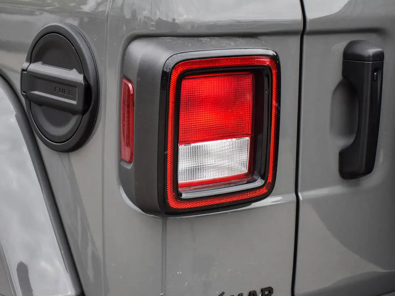 Jeep Wrangler - Image 8
