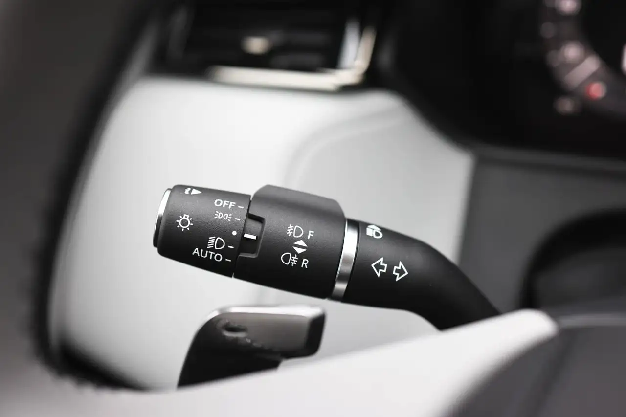 Land Rover Range Rover Velar - Image 20