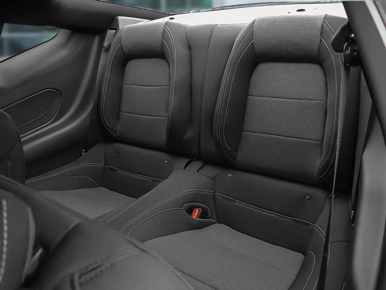 Ford Mustang - Image 22