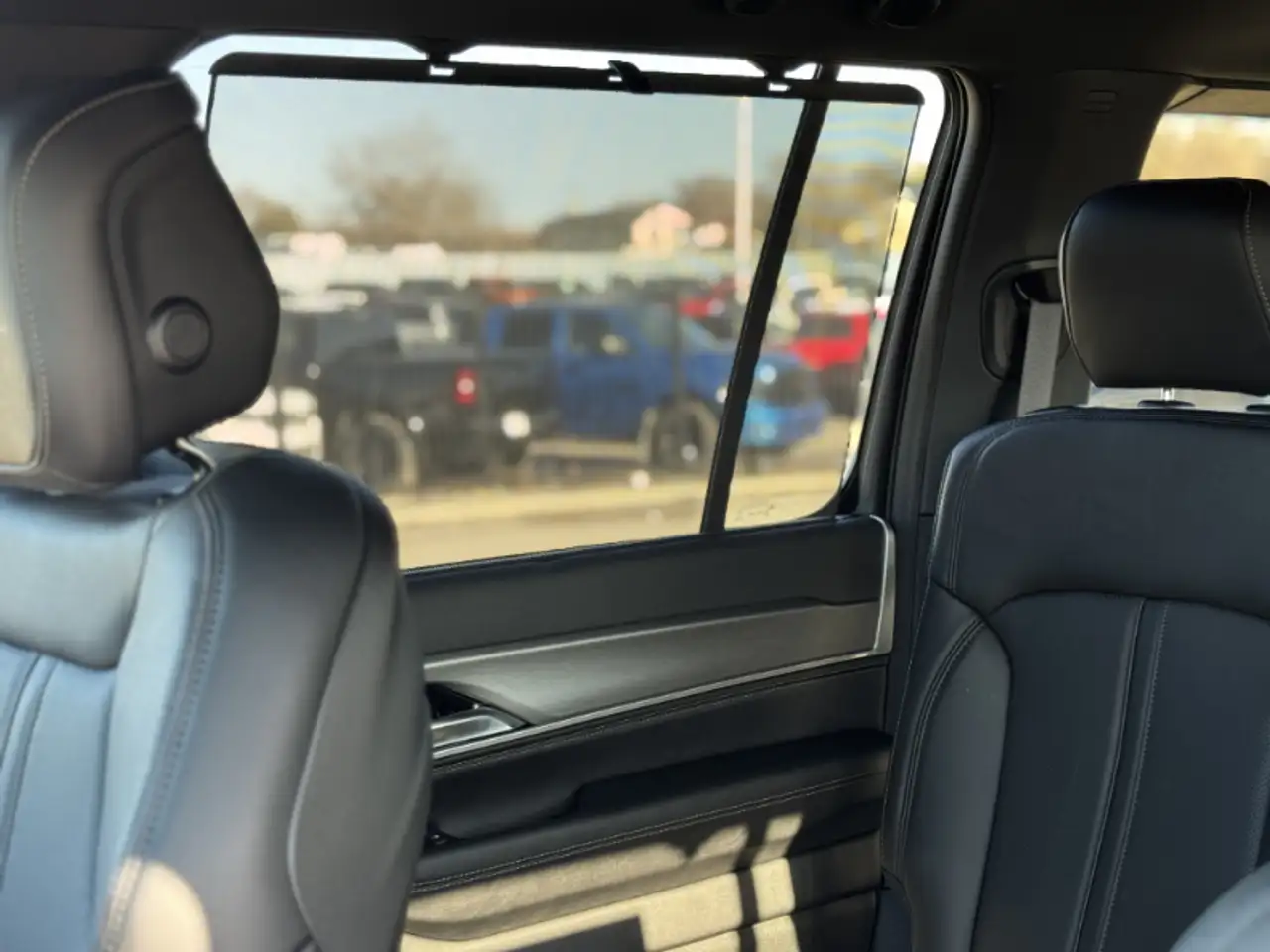 Jeep Grand Wagoneer - Image 20