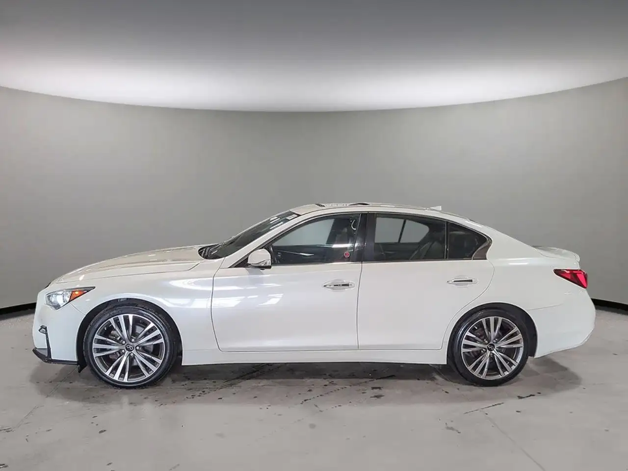 Infiniti Q50 - Image 3