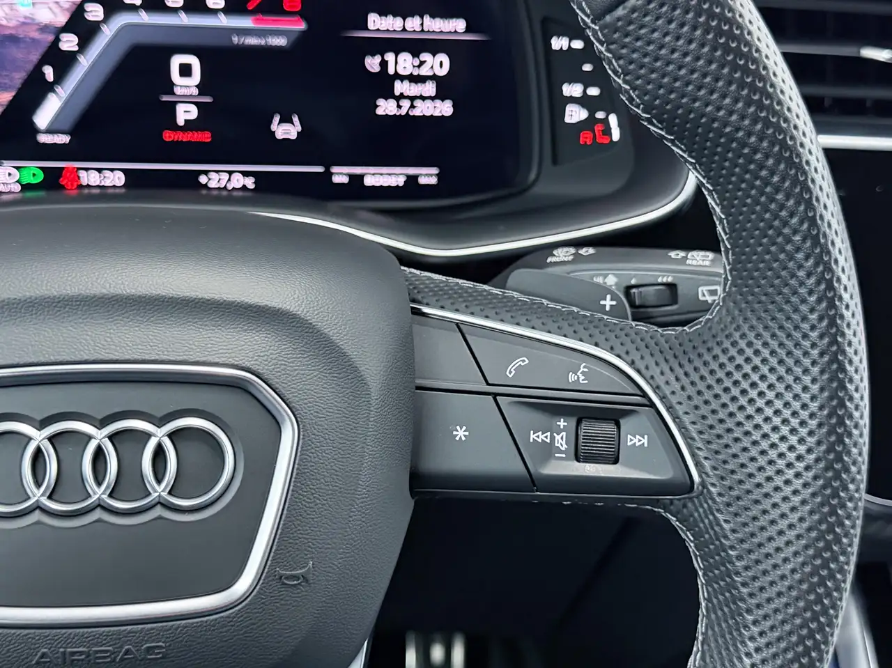 Audi SQ8 - Image 27