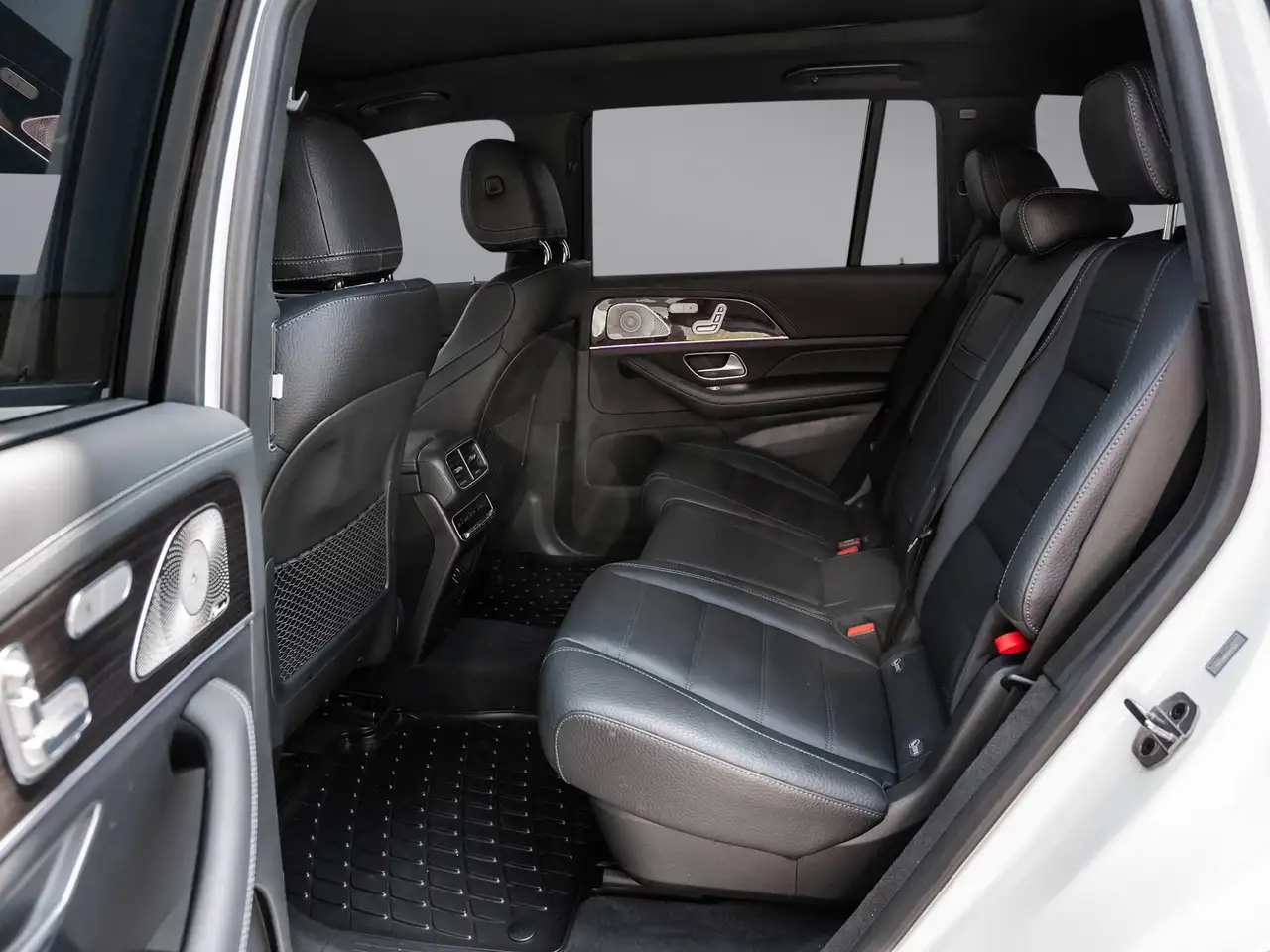 Mercedes-Benz GLS - Image 29