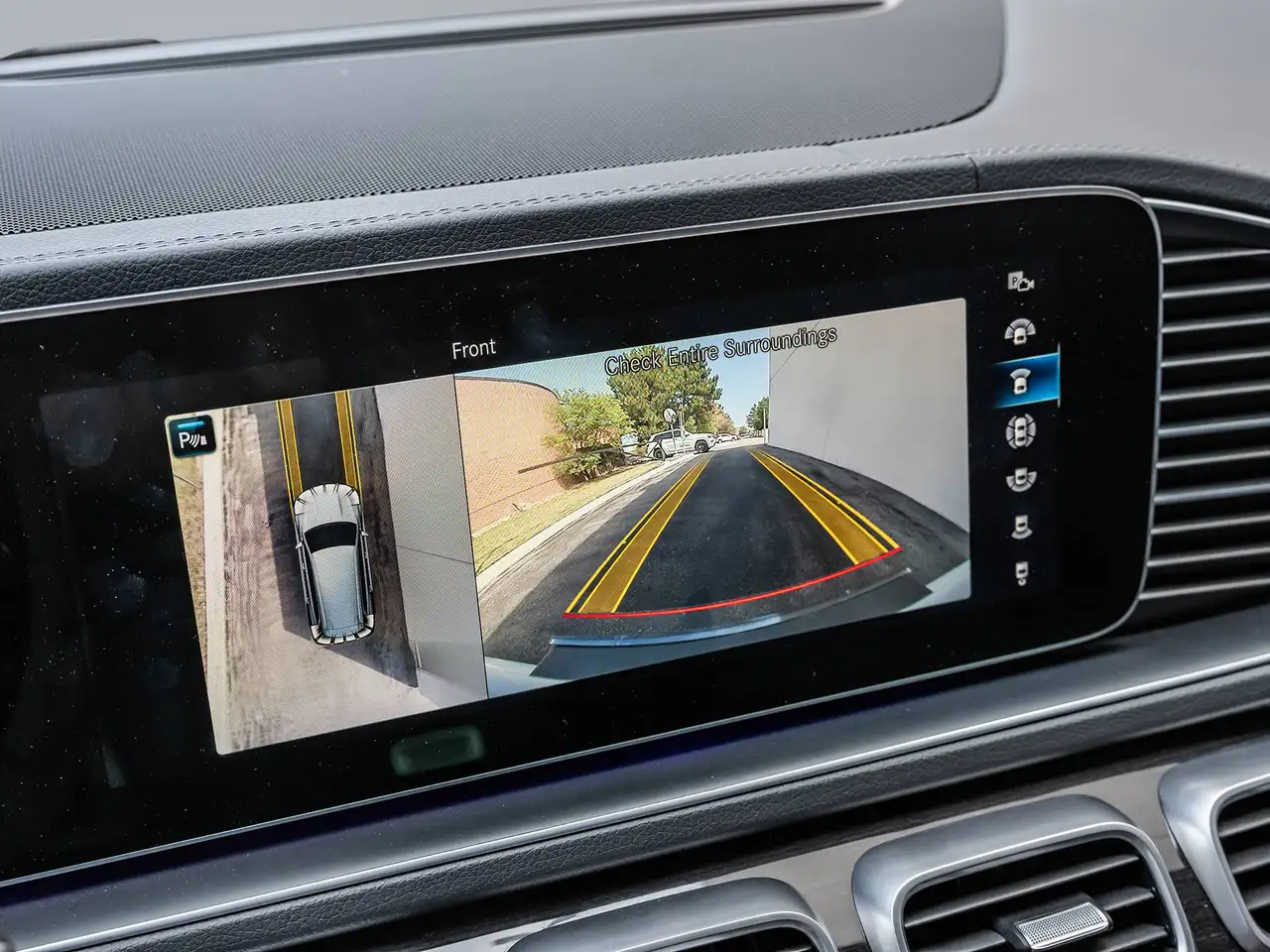 Mercedes-Benz GLS - Image 17