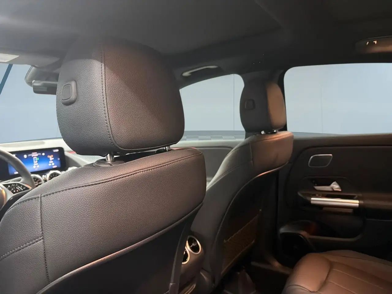 Mercedes-Benz GLA - Image 20