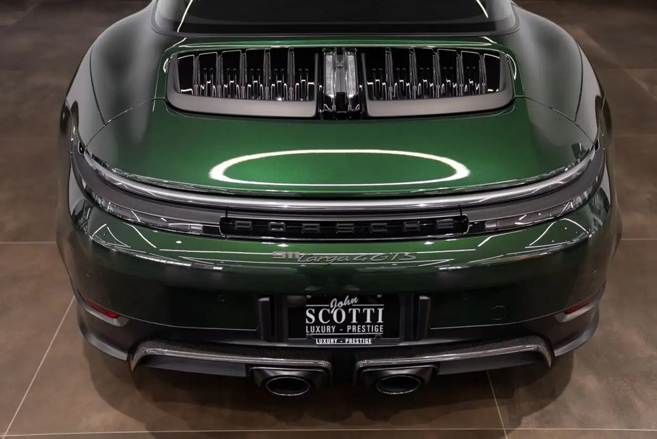 Porsche 911 - Image 8
