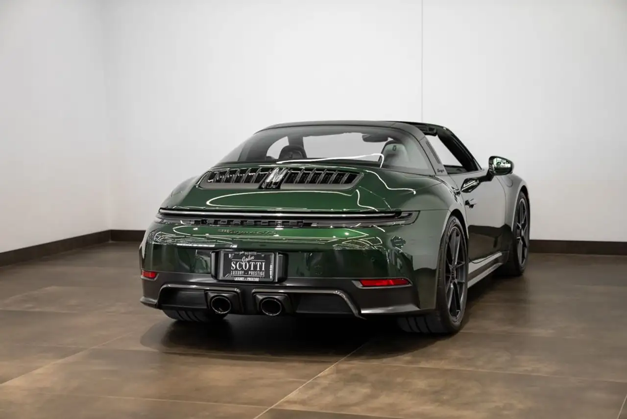 Porsche 911 - Image 4