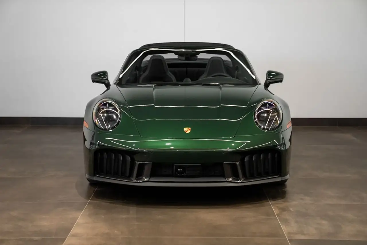 Porsche 911 - Image 2
