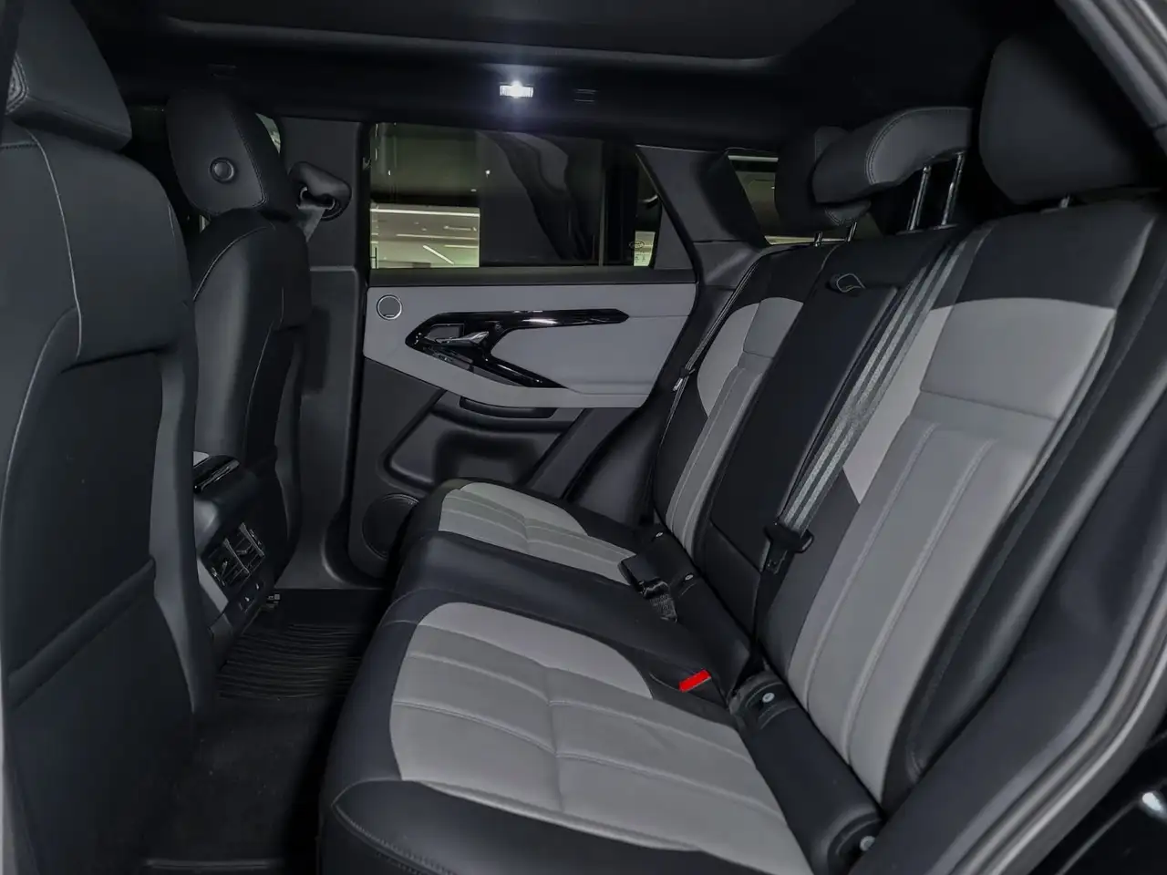 Land Rover Range Rover Evoque - Image 21