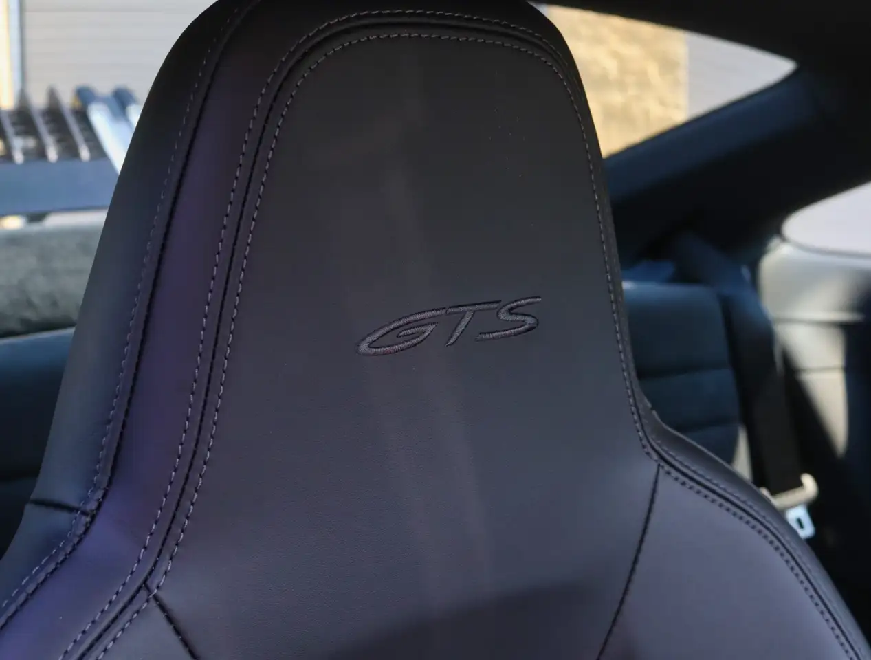 Porsche 911 - Image 19