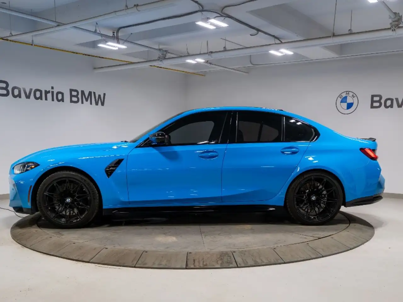 BMW M3 - Image 2