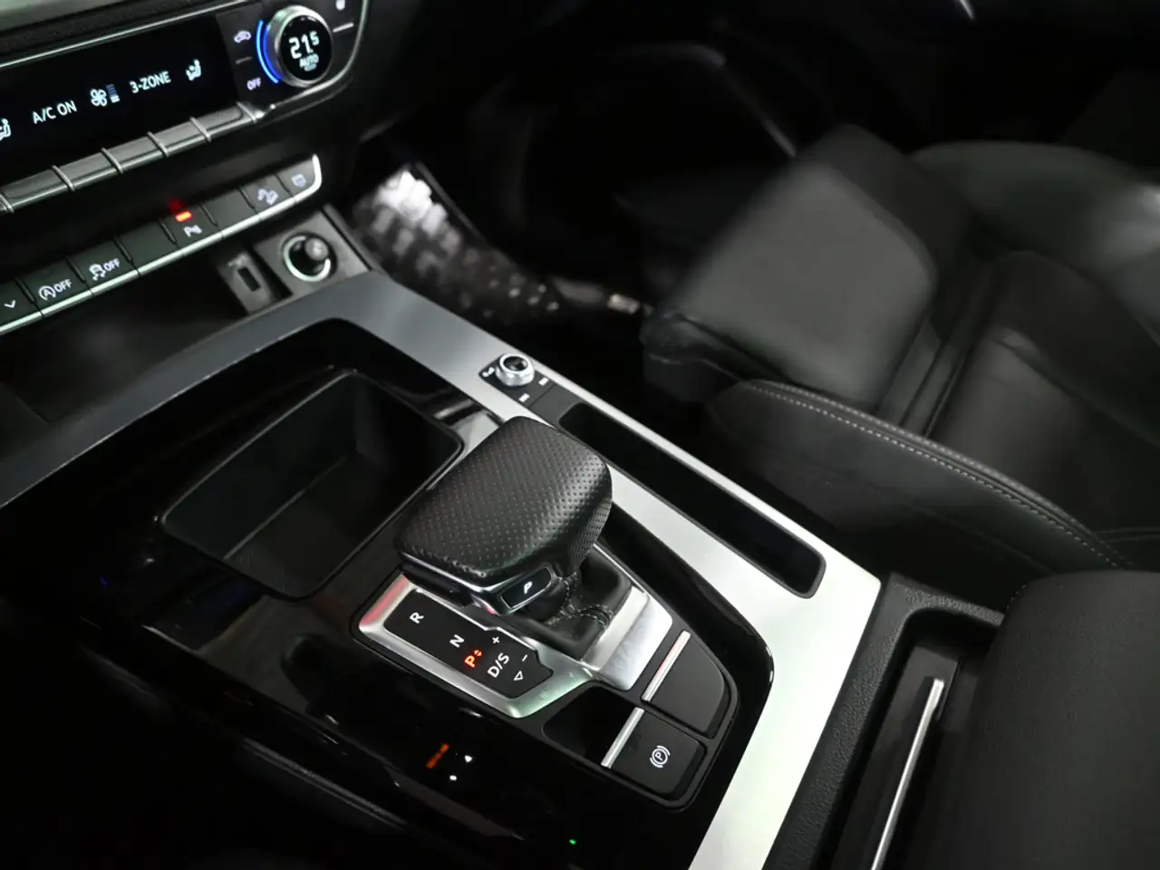 Audi Q5 - Image 22