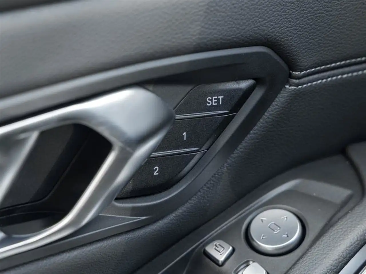 BMW 3 Series - Image 21