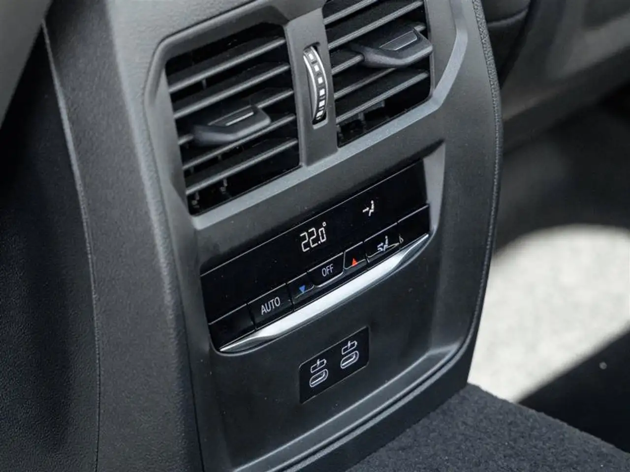 BMW 3 Series - Image 34