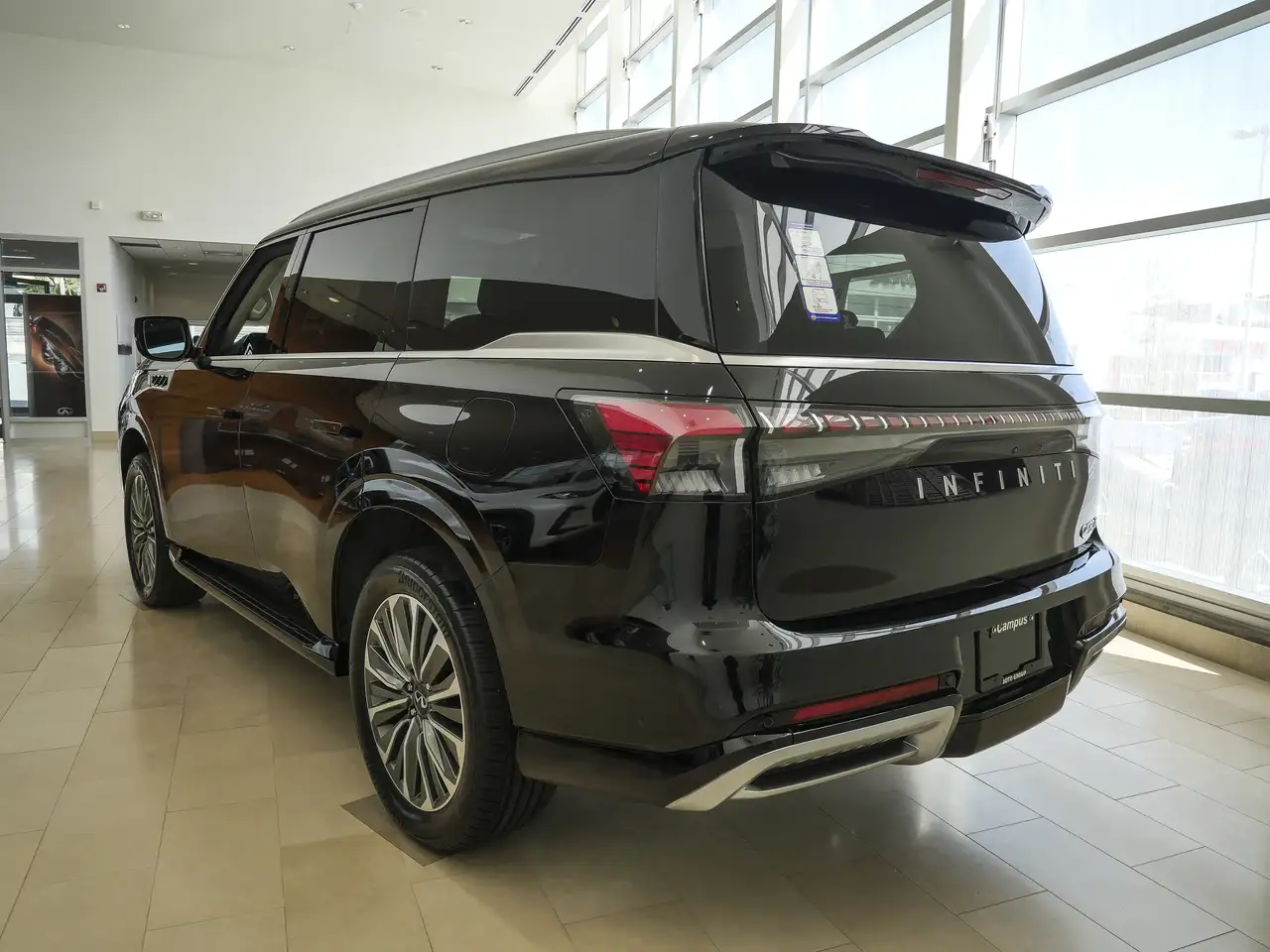 Infiniti QX80 - Image 3