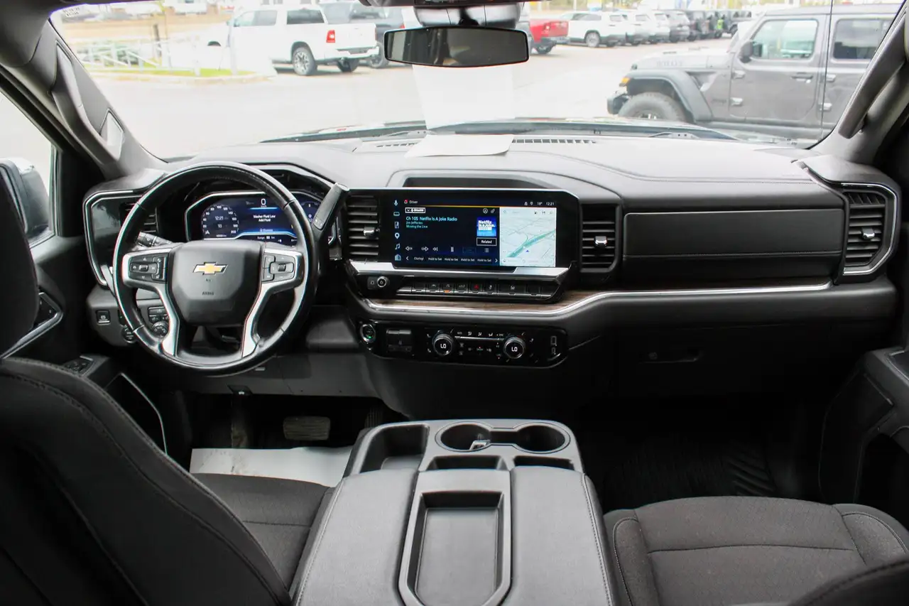 Chevrolet Silverado 1500 - Image 6
