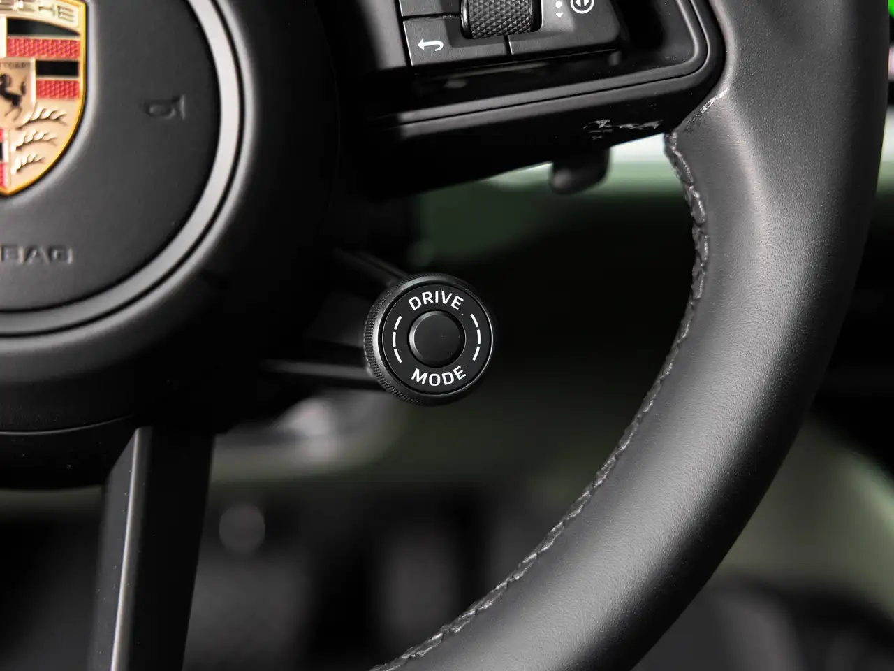 Porsche Cayenne - Image 13