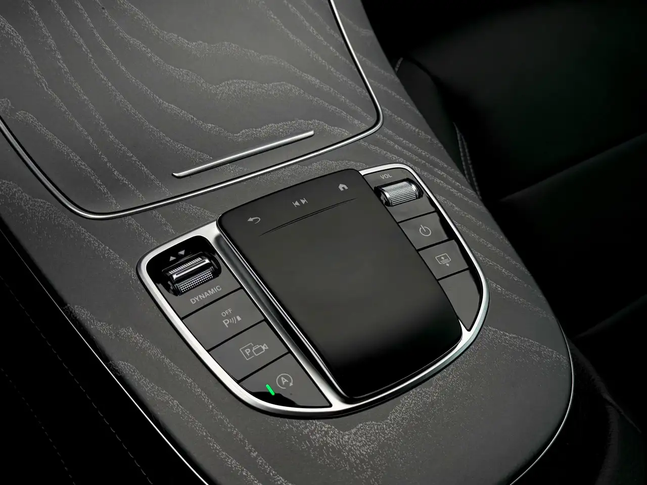 Mercedes-Benz E-Class - Image 25