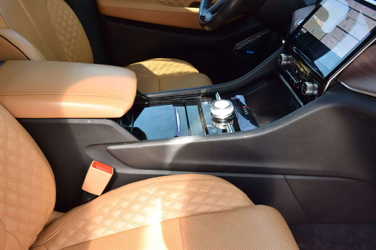 Jeep Grand Cherokee - Image 26