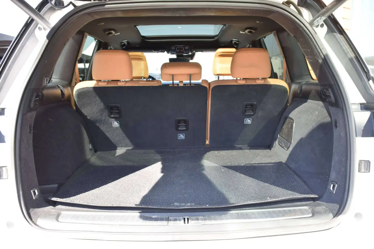 Jeep Grand Cherokee - Image 10