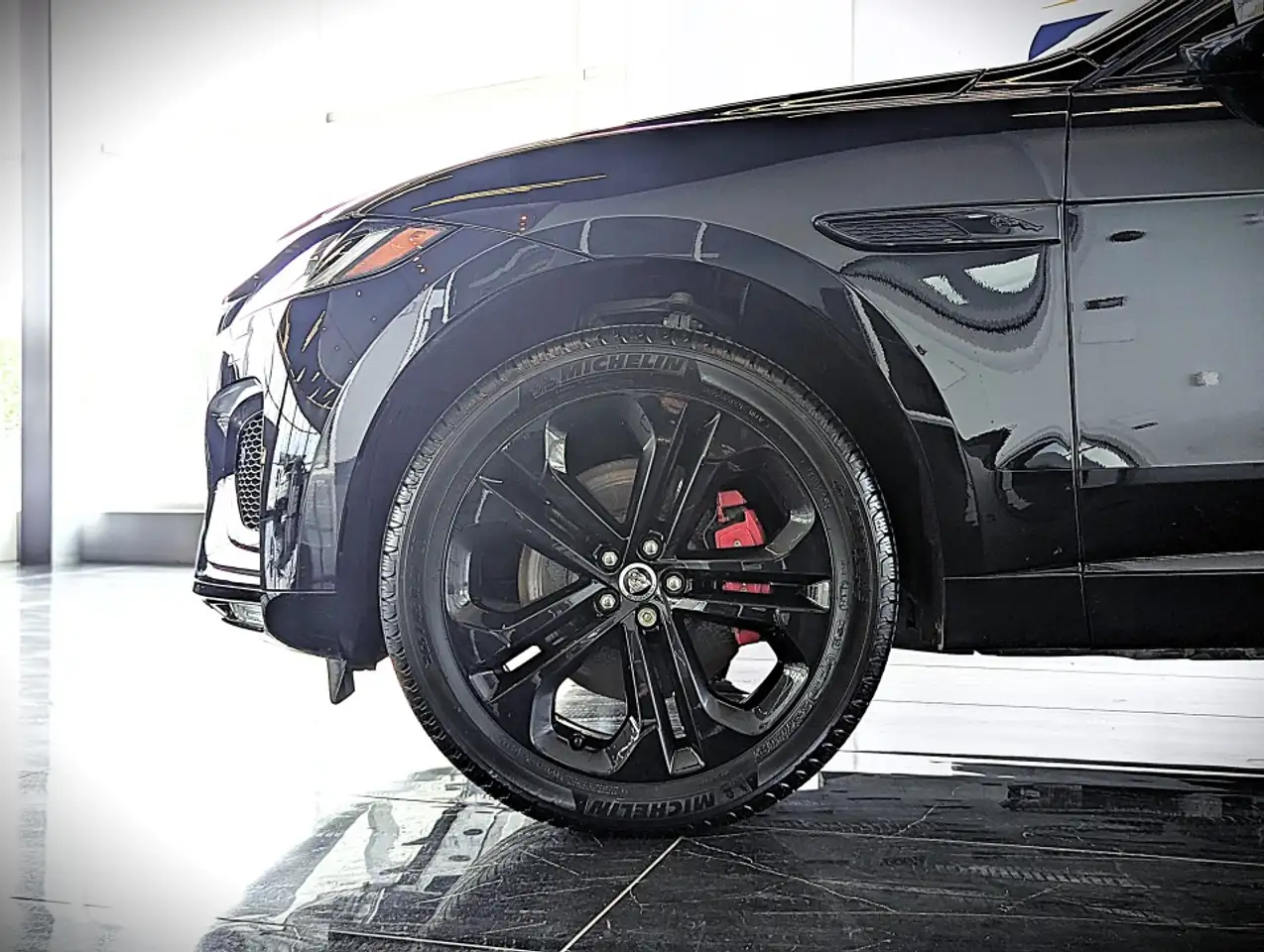Jaguar F-Pace - Image 11