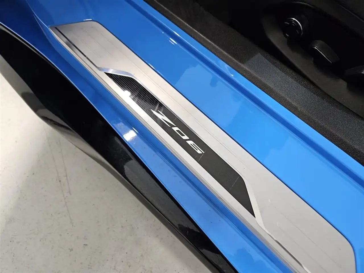 Chevrolet Corvette - Image 23