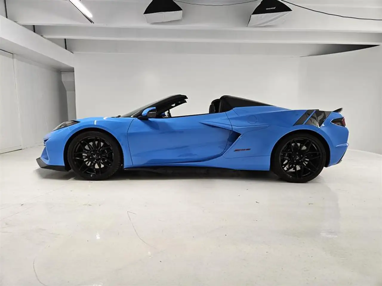 Chevrolet Corvette - Image 3