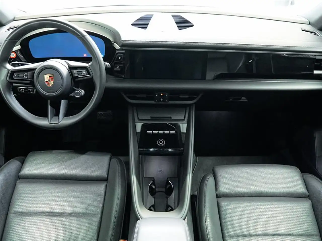 Porsche Macan - Image 25
