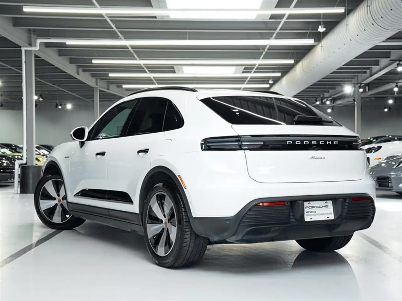 Porsche Macan - Image 4