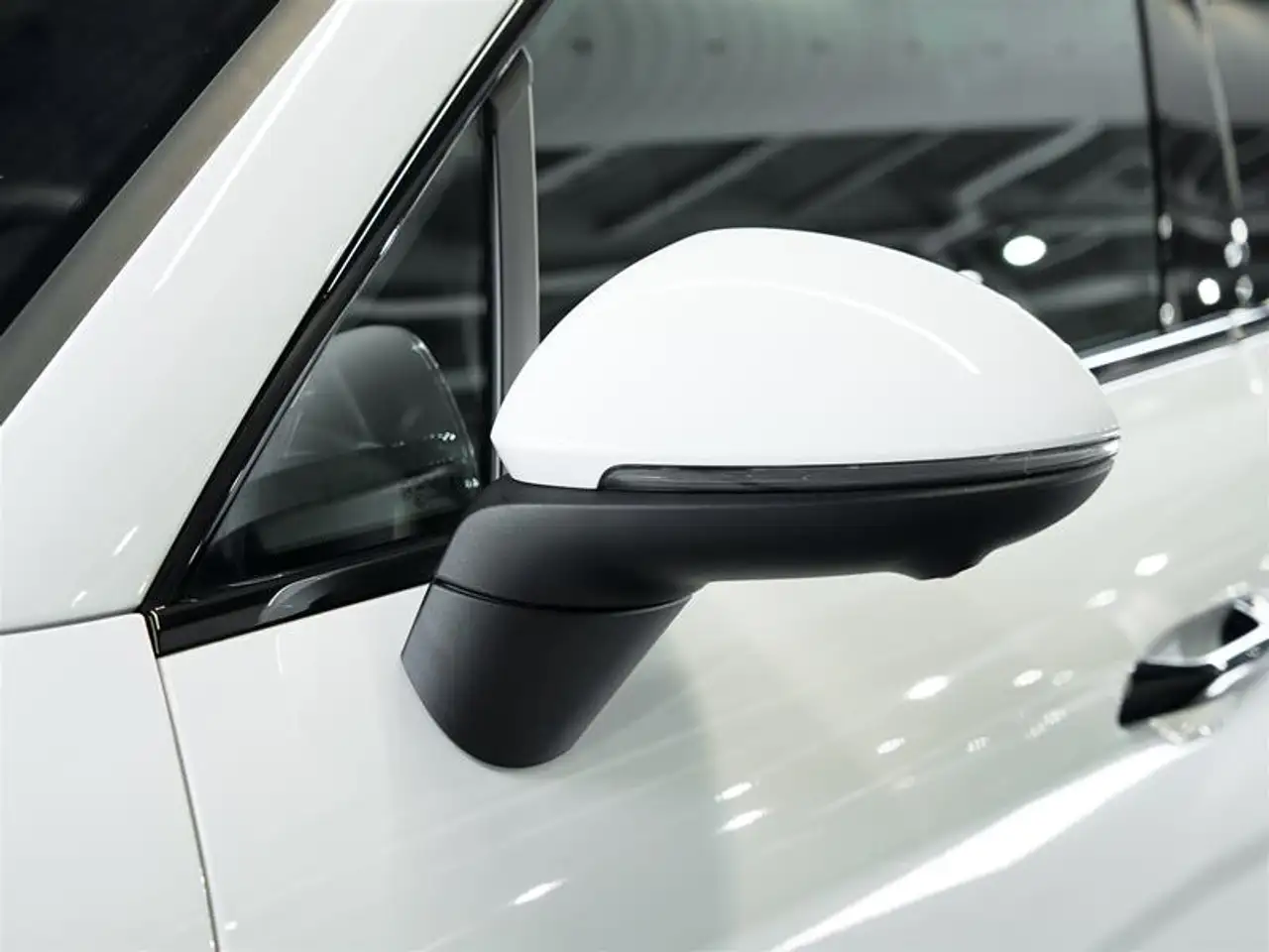 Porsche Macan - Image 14