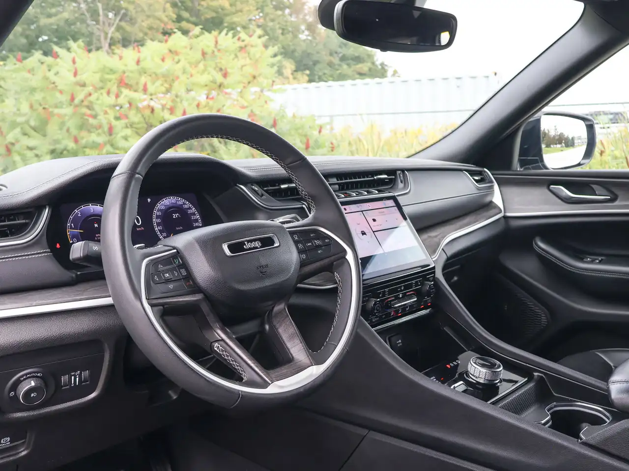 Jeep Grand Cherokee - Image 21